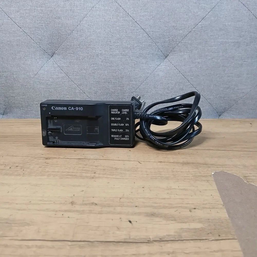 Canon CA-910 OEM Battery Charger‎ CHARGER ONLY